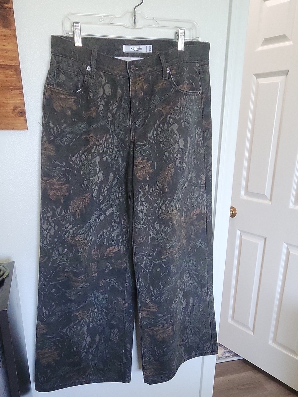 Womens Wide Leg Camouflage Print Jeans - Black/Brown